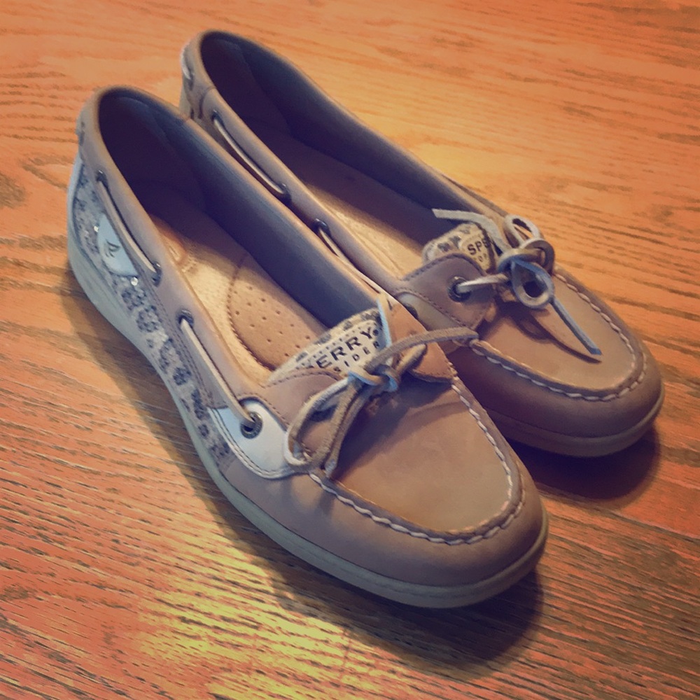 Women’s Sperry leopard shoes! Never worn!